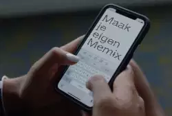 Naomi Osaka Typing On Phone 