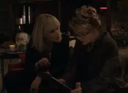 Ocean's 8: crime is better with a tablet meme