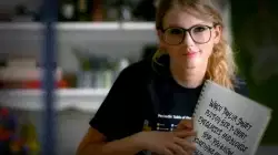 When Taylor Swift puts on her t-shirt, eyeglasses, and blonde hair, you know something amazing is about to happen meme
